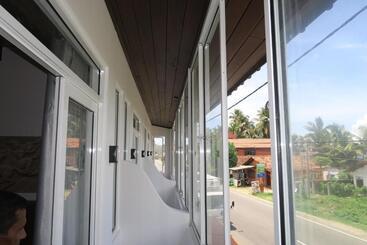 تختخواب و صبحانه Unique Sunrise Inn