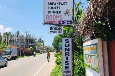 تختخواب و صبحانه Unique Sunrise Inn