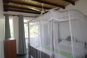 تختخواب و صبحانه Unique Sunrise Inn