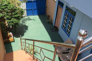 تختخواب و صبحانه Unique Sunrise Inn