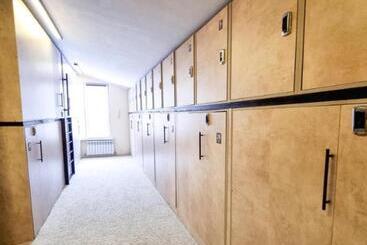 هتل کپسول Almaty Central Hostel