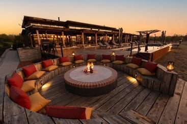 هتل Ximuwu Safari Lodge
