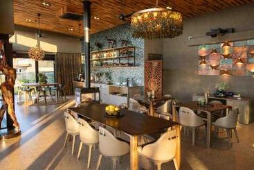 هتل Ximuwu Safari Lodge