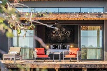 هتل Ximuwu Safari Lodge