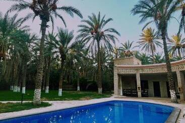 پانسیون Dar Tozria