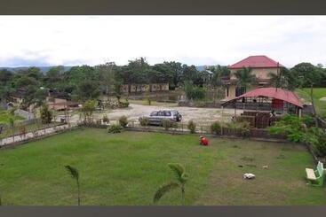 پانسیون Madi Village Resort Pvt