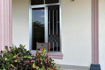 پانسیون New Paris Lodge