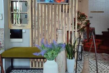 پانسیون The Oldman House