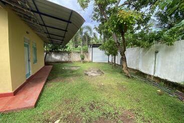 استراحتگاه Nimsri Villa By Prazzventures