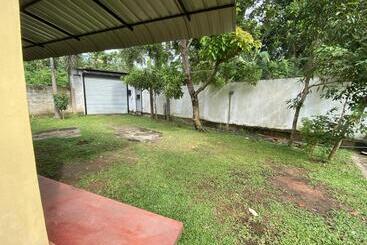 استراحتگاه Nimsri Villa By Prazzventures
