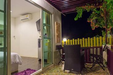 The Light House Resort   Kohlarn เดอะไลท์เฮ้าส์รีสอร์ท เกาะล้าน