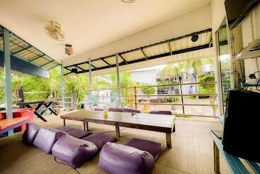 The Light House Resort   Kohlarn เดอะไลท์เฮ้าส์รีสอร์ท เกาะล้าน