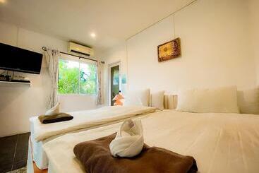 The Light House Resort   Kohlarn เดอะไลท์เฮ้าส์รีสอร์ท เกาะล้าน
