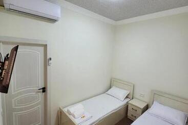 پانسیون Farxod Guest House
