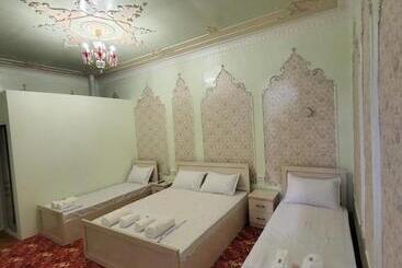 پانسیون Farxod Guest House