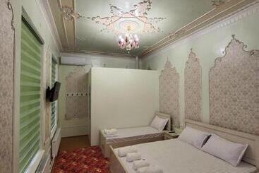 پانسیون Farxod Guest House