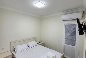 پانسیون Farxod Guest House
