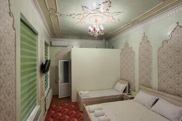 پانسیون Farxod Guest House