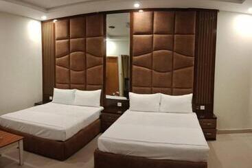 پانسیون Grand Hayat Guest House
