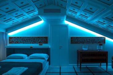 پانسیون Queen Suite Di Opera Arte Rooms
