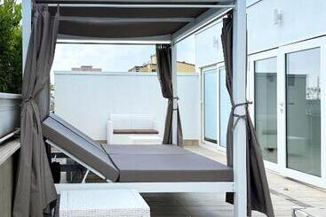 پانسیون Queen Suite Di Opera Arte Rooms