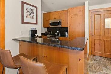 استراحتگاه 1124a 2 Bdrm The Pines Ski In Ski Out Lodge At Spruce Peak