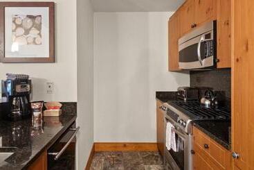 استراحتگاه 1124a 2 Bdrm The Pines Ski In Ski Out Lodge At Spruce Peak