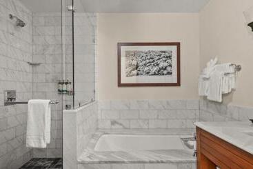 استراحتگاه 1124a 2 Bdrm The Pines Ski In Ski Out Lodge At Spruce Peak