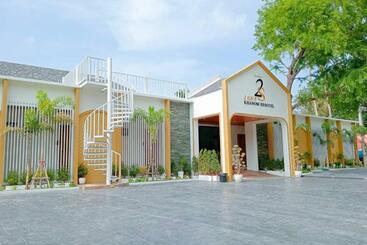 2sis S Khanom Resotel