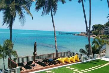 2sis S Khanom Resotel