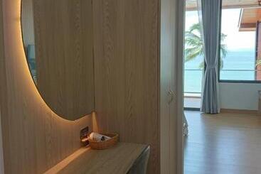 2sis S Khanom Resotel