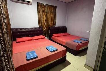 هاستل Perhentian Village Inn