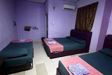 هاستل Perhentian Village Inn