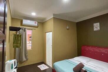هاستل Perhentian Village Inn