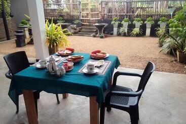 هتل Sisi S Place