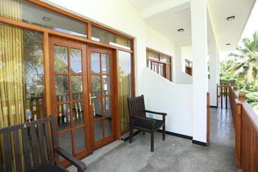 هتل Sisi S Place
