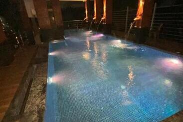 هتل Sportsman Beach