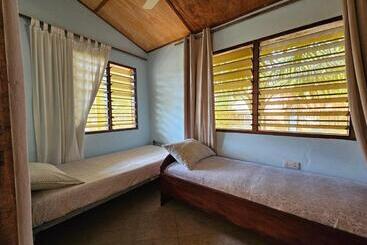 هتل Uzoma S Lodge