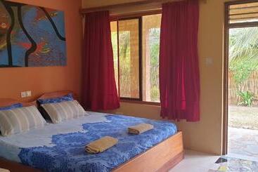 هتل Uzoma S Lodge