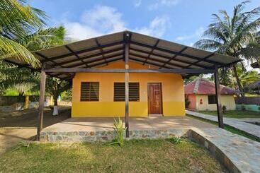 هتل Uzoma S Lodge