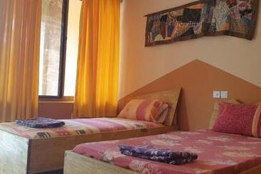 هتل Uzoma S Lodge