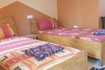 هتل Uzoma S Lodge