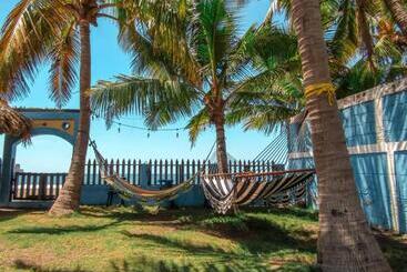 پانسیون Room In Guest Room   Cabana For 5 People And Pool