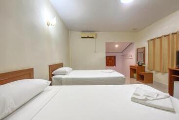 Ranong Resort And Laguna