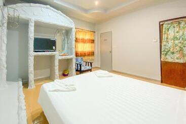 Ranong Resort And Laguna