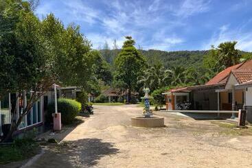 Ranong Resort And Laguna