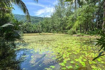 Ranong Resort And Laguna