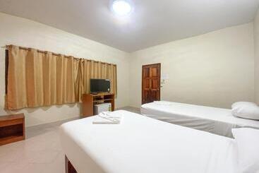 Ranong Resort And Laguna