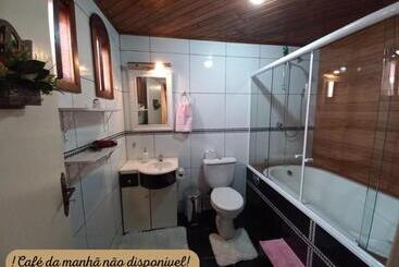 تختخواب و صبحانه Hospedagem Alternativa Família Martins