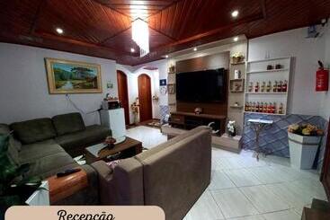 تختخواب و صبحانه Hospedagem Alternativa Família Martins